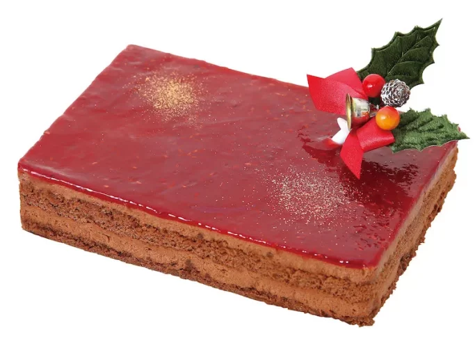 グリーンコープのクリスマスケーキ（木苺とチョコのケーキ）